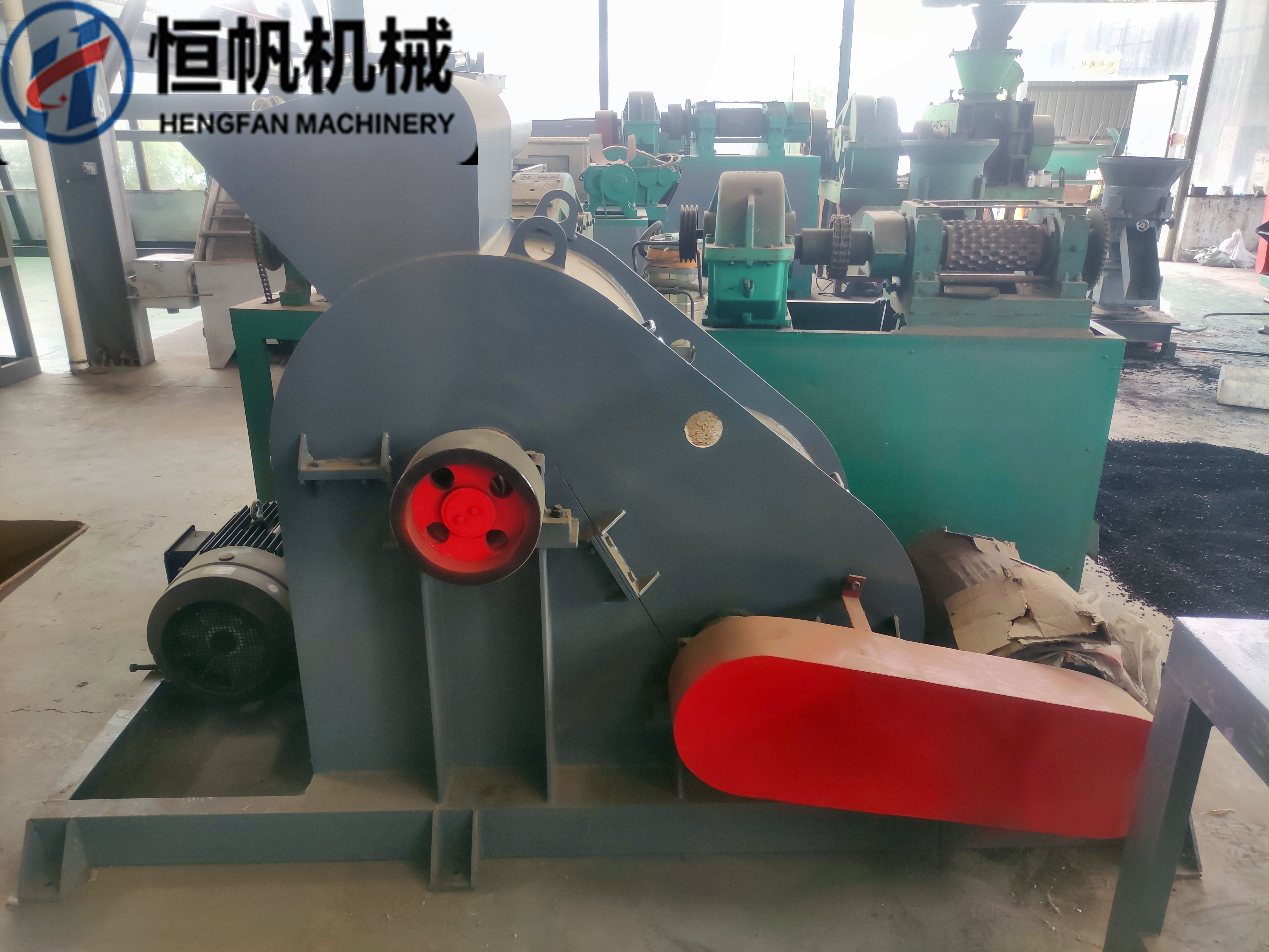 翻堆機與其他類型機如“打翻機”、 “攪拌機”、“螺旋翻攪機”等相比具有顯著特點(圖1)